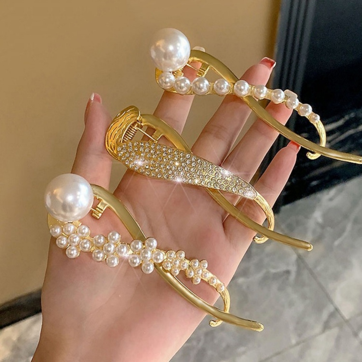 Elegant Glitter Pearl Hair Cli - Korean Daily Lifestyle 评论和价格
